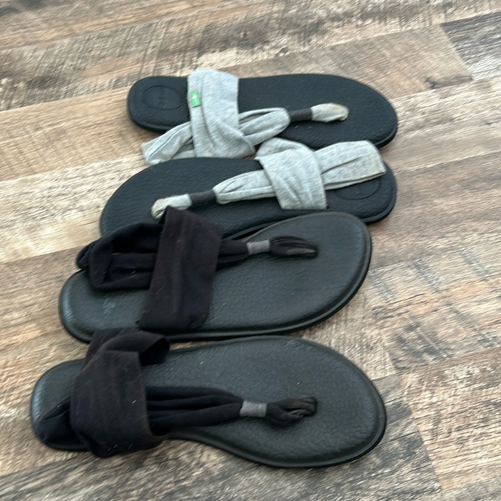 Sanuk Women’s Sandles x2
